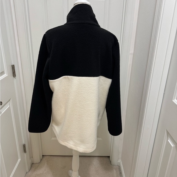 Talbots Women's Black and Cream Fleece Jacket - Picture 4 of 7